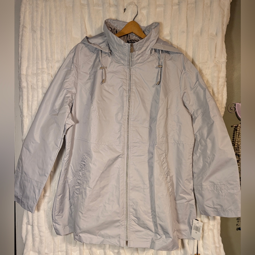 Details Intl Women's Hooded Jacket